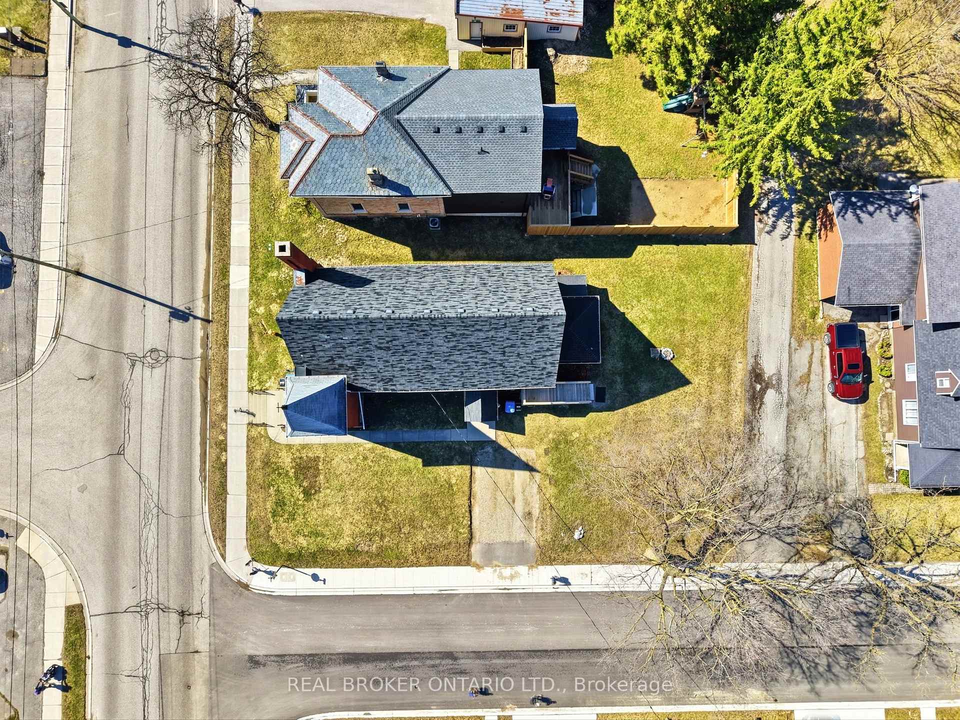 20 Mill Street E