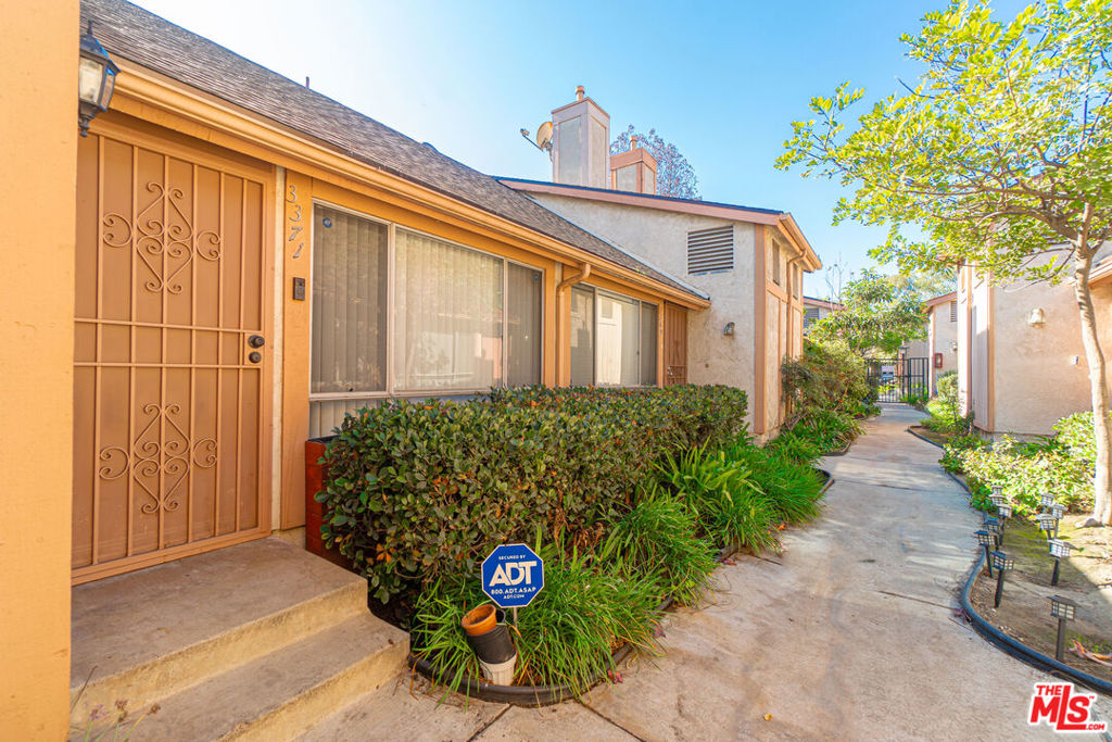 3371 Pasadena Avenue 46