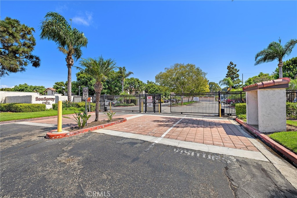 21372 Brookhurst 625