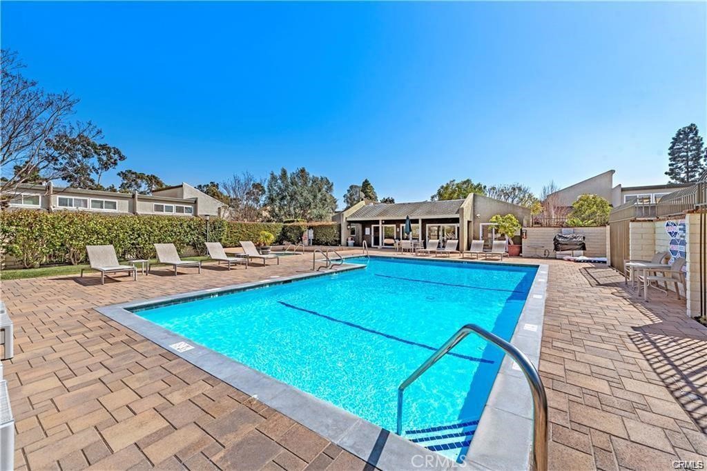 18692 Maplewood Cir
