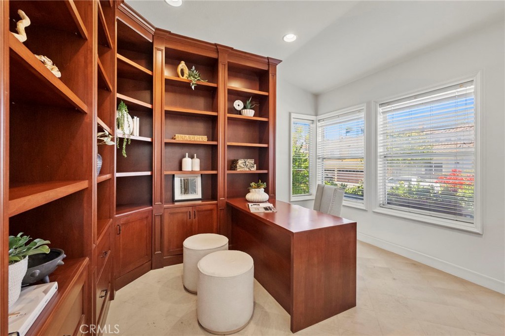 14 Pembroke Ln