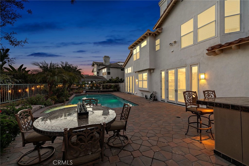 14 Pembroke Ln