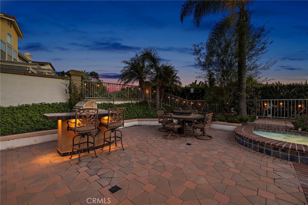 14 Pembroke Ln