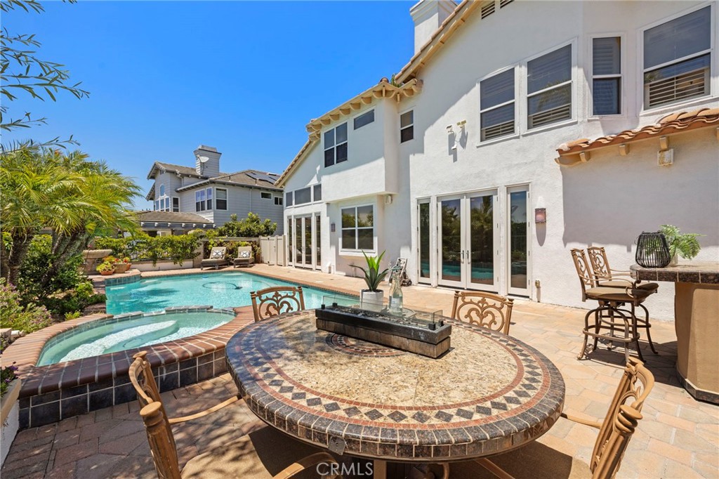14 Pembroke Ln