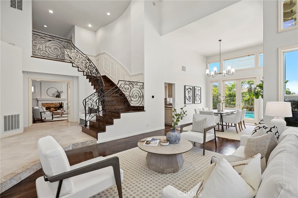 14 Pembroke Ln