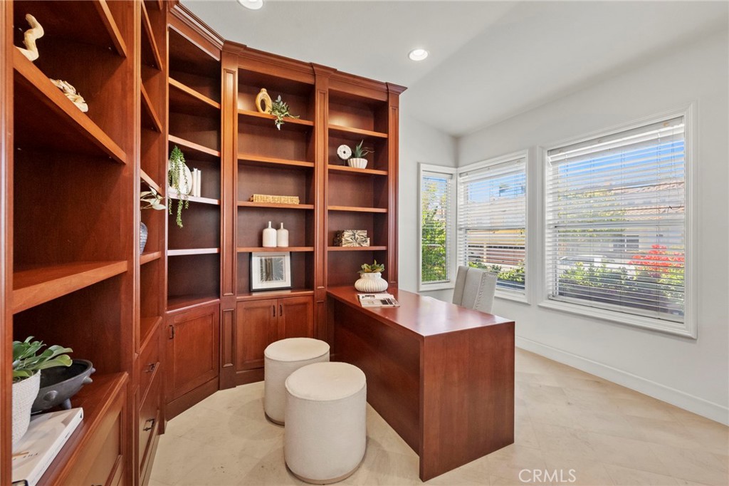 14 Pembroke Ln
