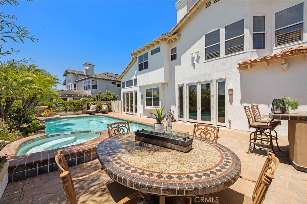 14 Pembroke Ln