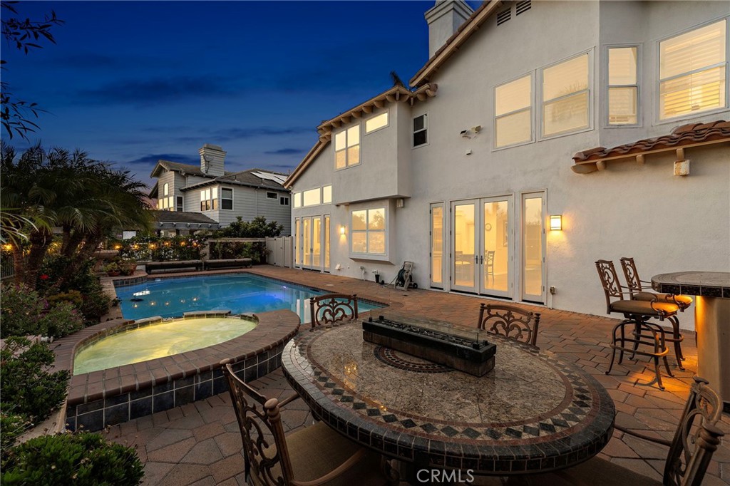 14 Pembroke Ln