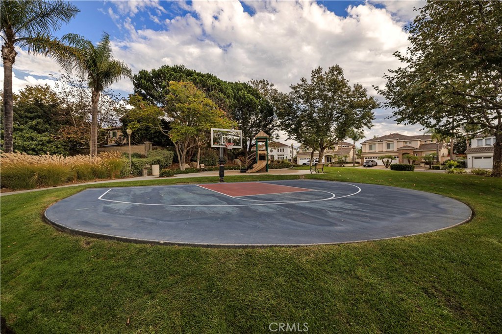 14 Pembroke Ln