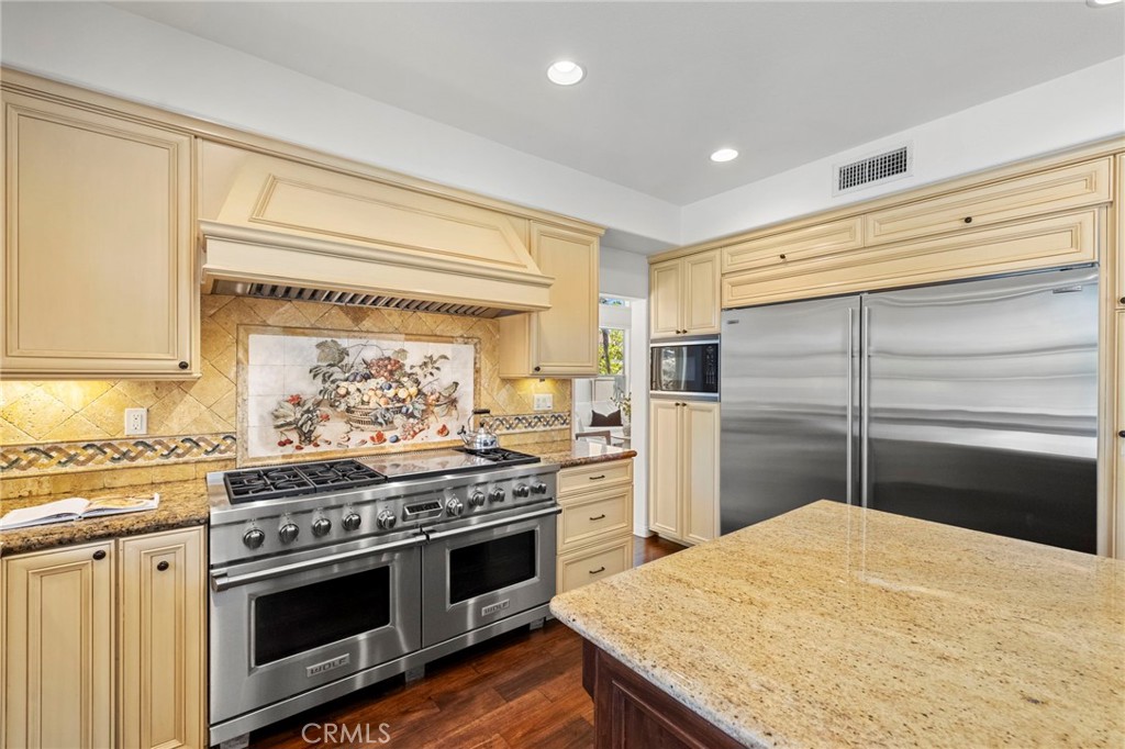 14 Pembroke Ln