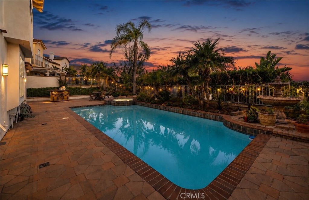 14 Pembroke Ln