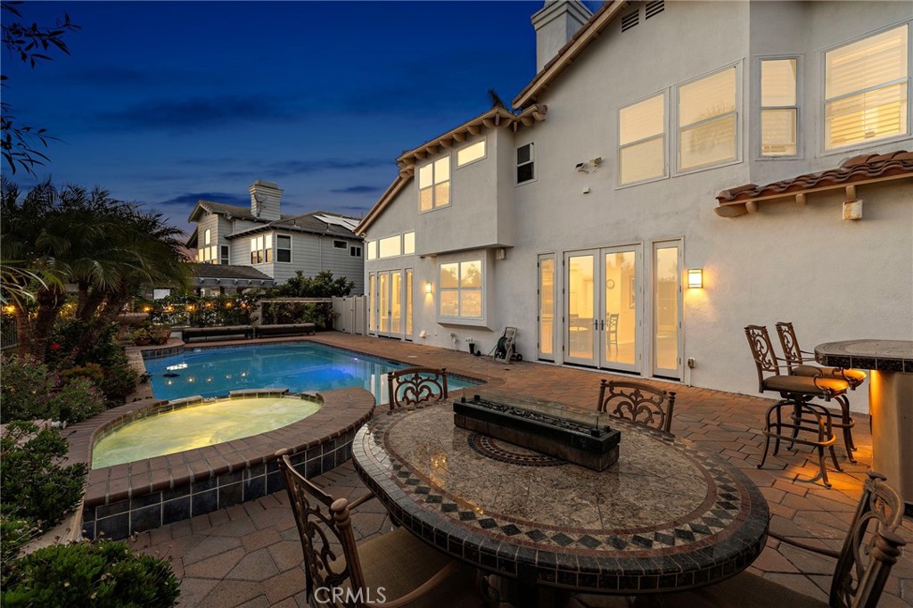 14 Pembroke Ln