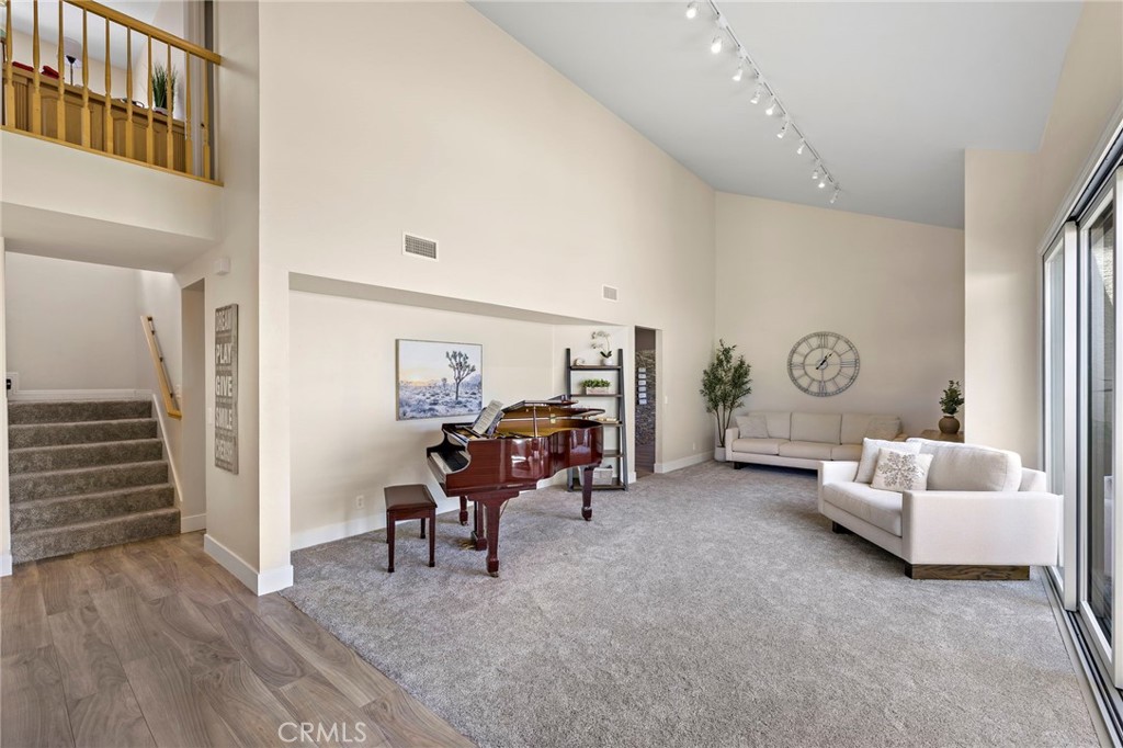 28732 Calle Vista