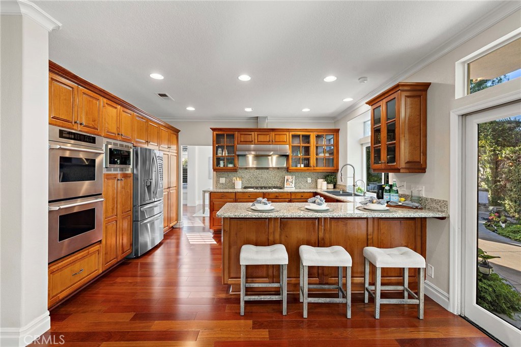 5 Glastonbury Pl