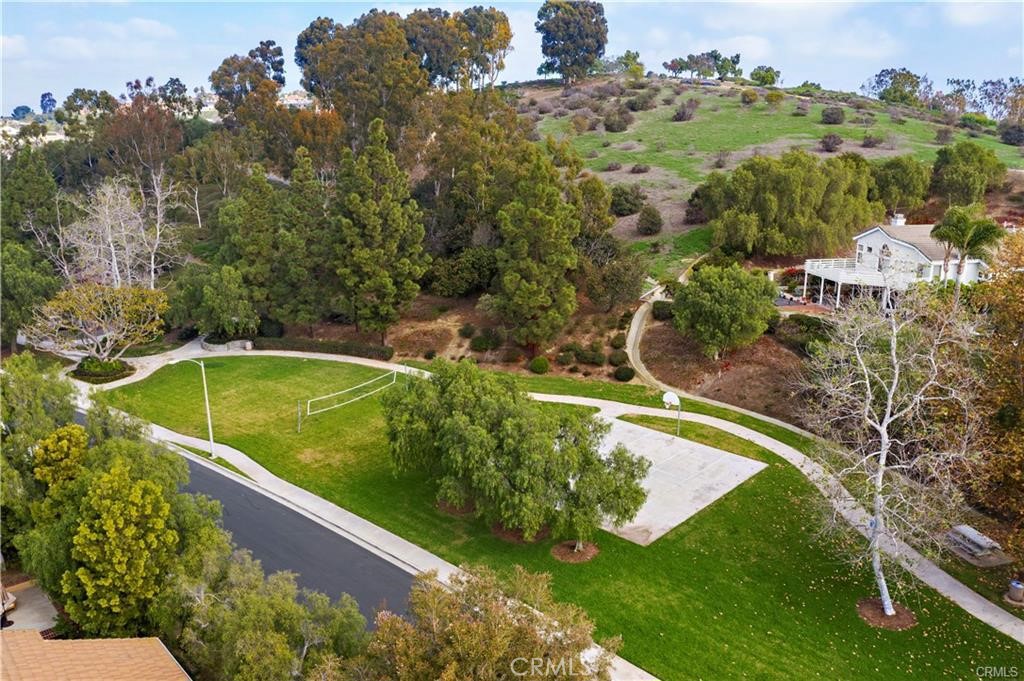 5 Glastonbury Pl