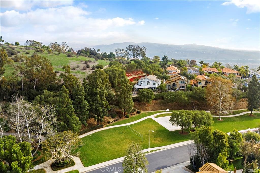 5 Glastonbury Pl