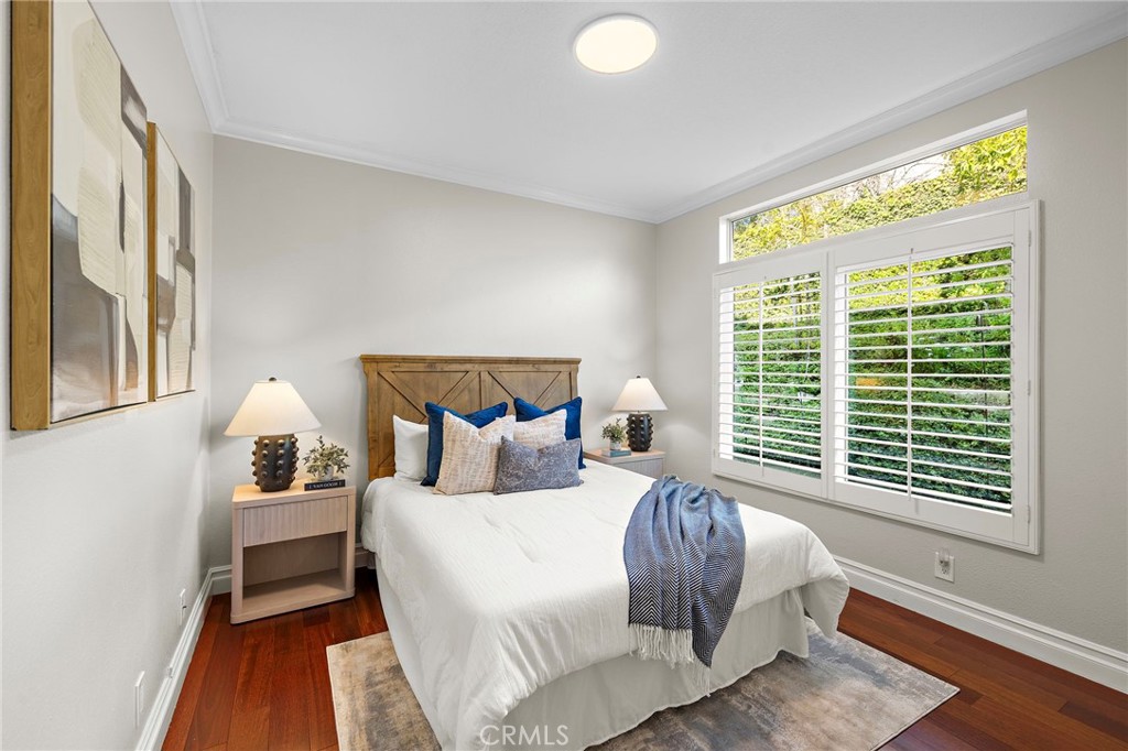 5 Glastonbury Pl