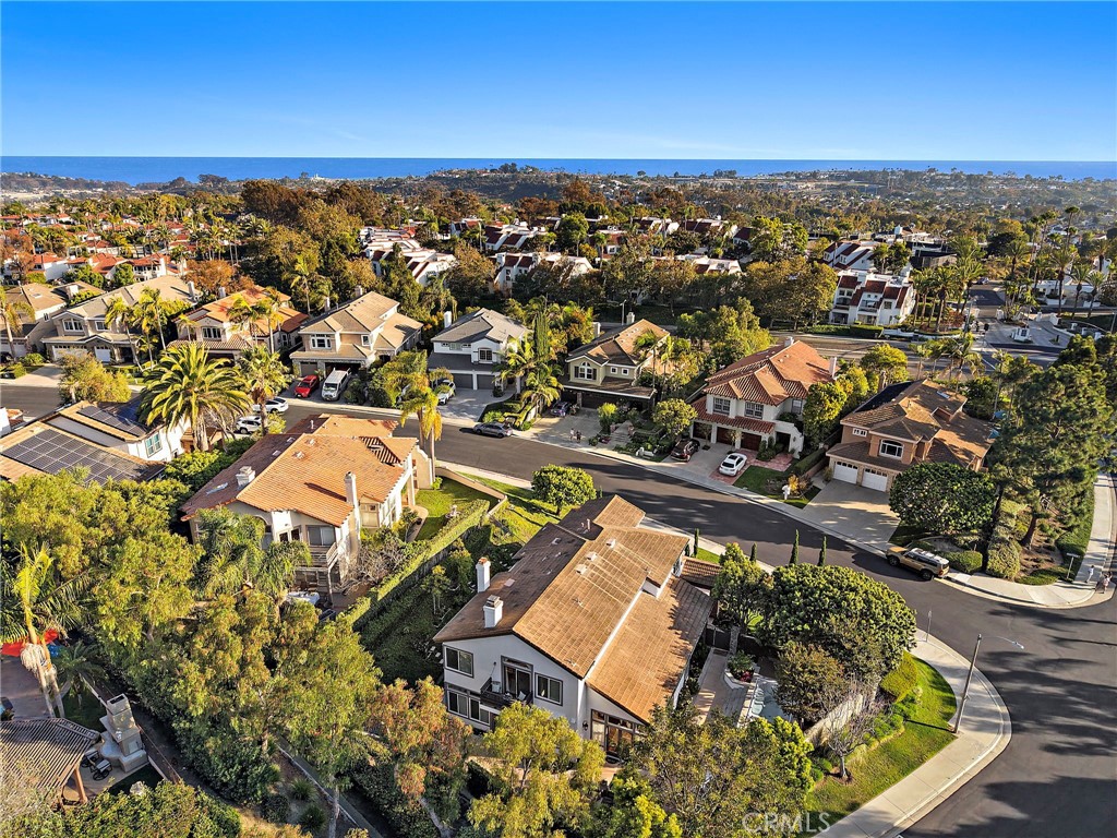 5 Glastonbury Pl