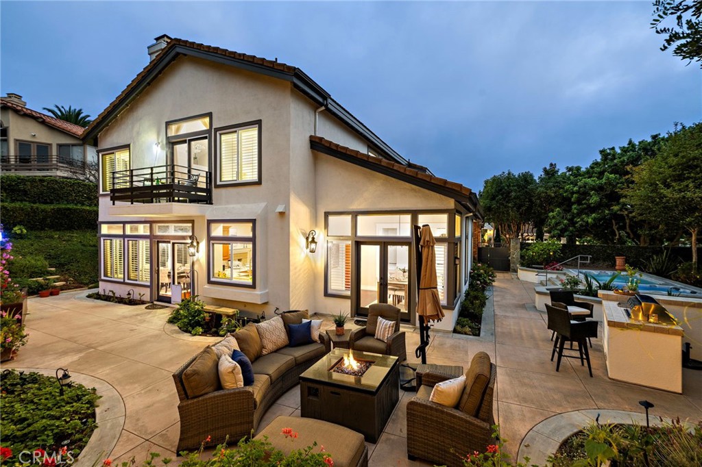 5 Glastonbury Pl
