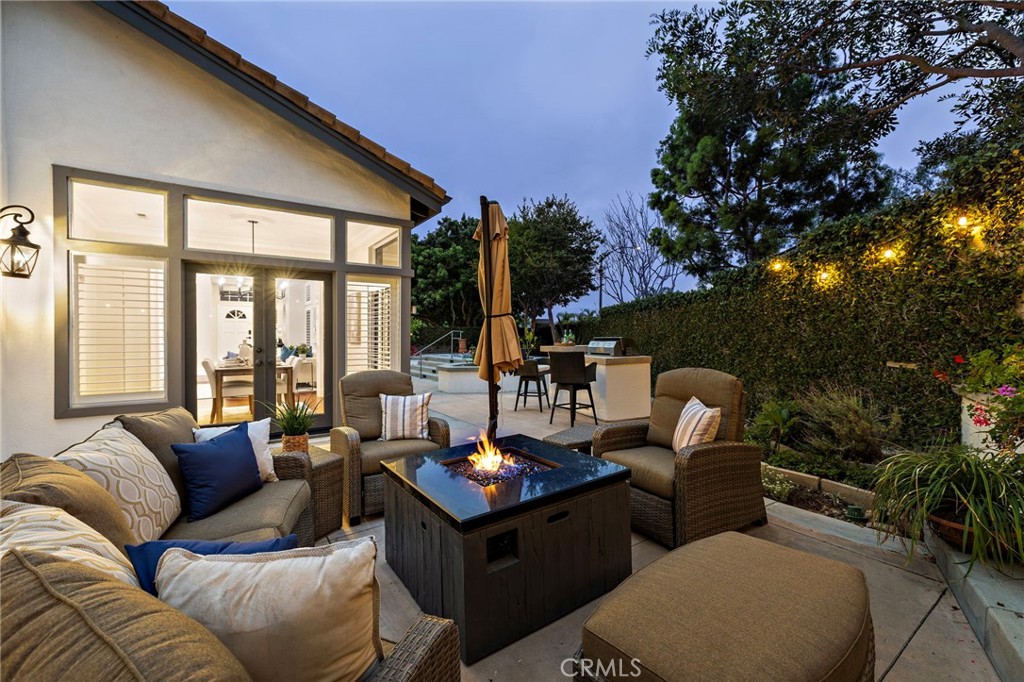 5 Glastonbury Pl