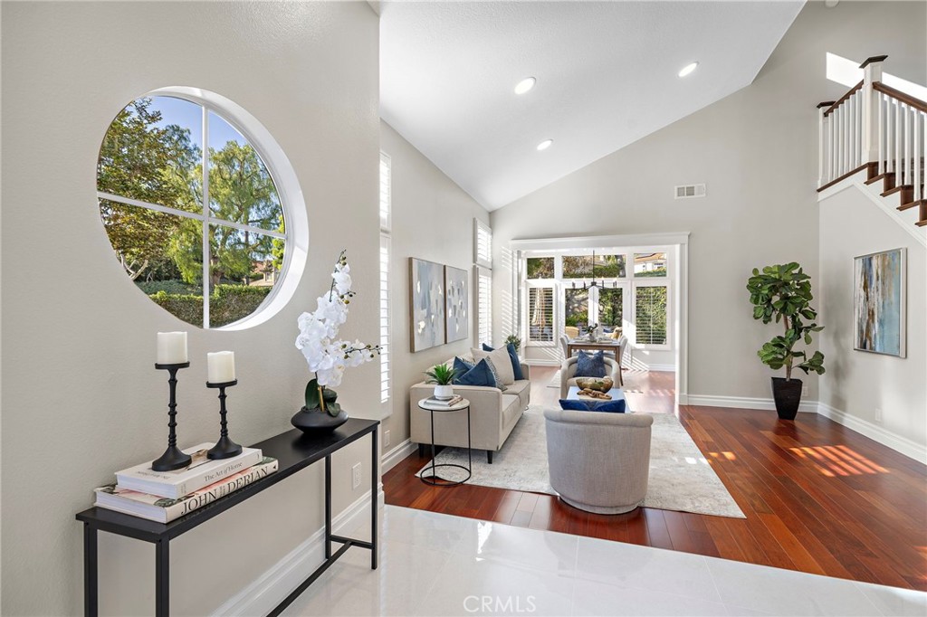 5 Glastonbury Pl