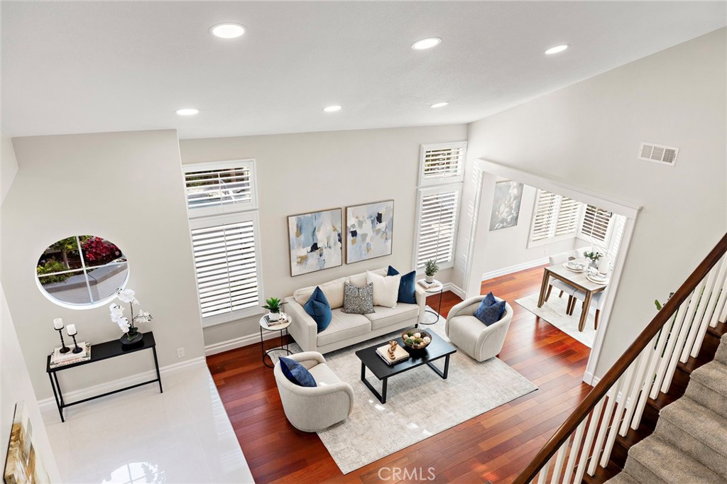 5 Glastonbury Pl