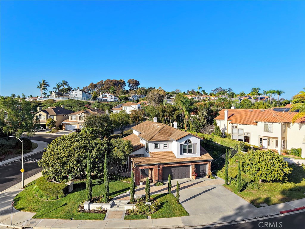 5 Glastonbury Pl