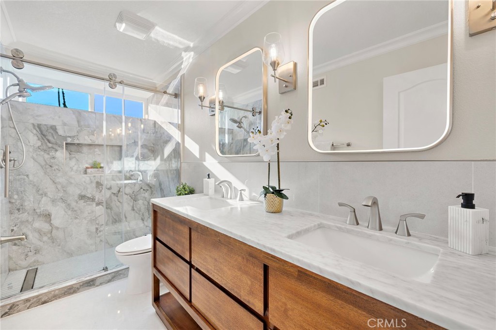 5 Glastonbury Pl