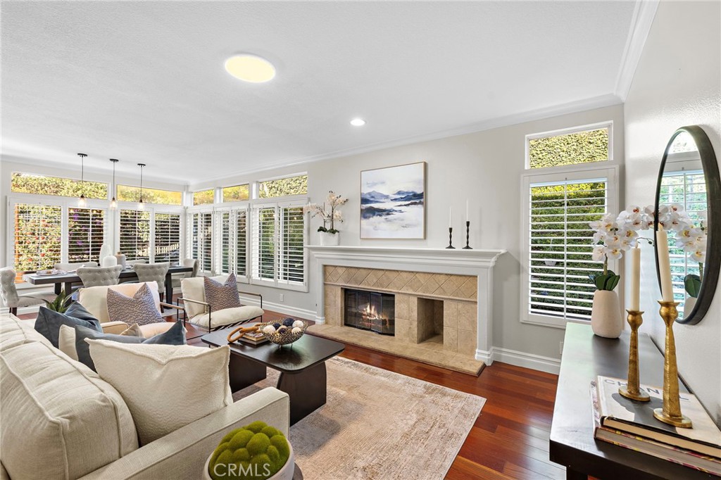 5 Glastonbury Pl