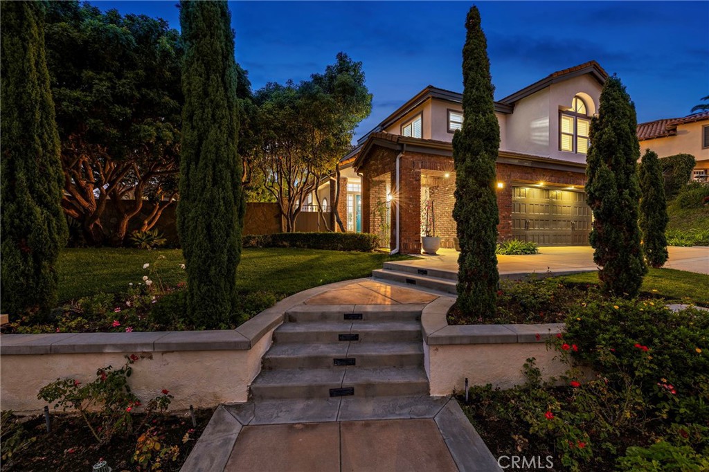 5 Glastonbury Pl