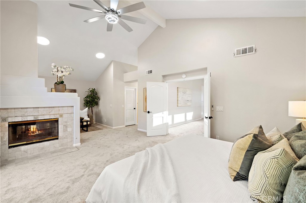 5 Glastonbury Pl