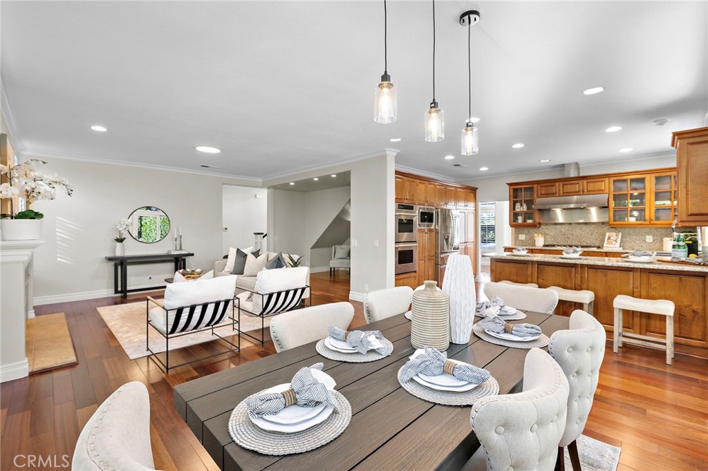 5 Glastonbury Pl