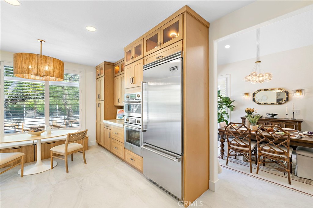 15 Glastonbury Pl