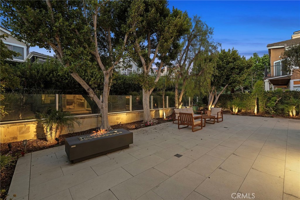 15 Glastonbury Pl