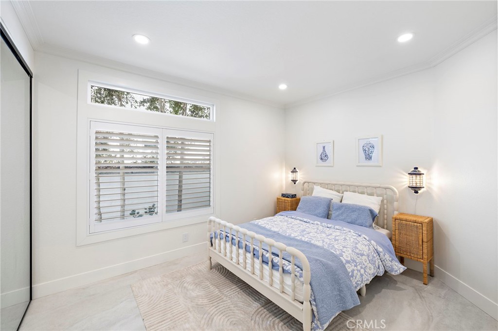 15 Glastonbury Pl