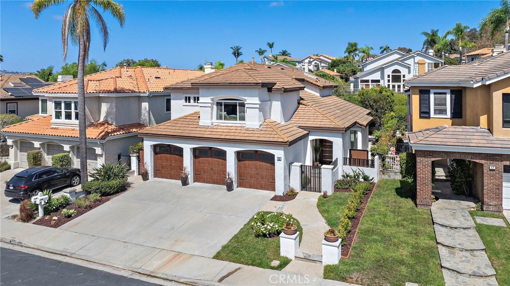 15 Glastonbury Pl