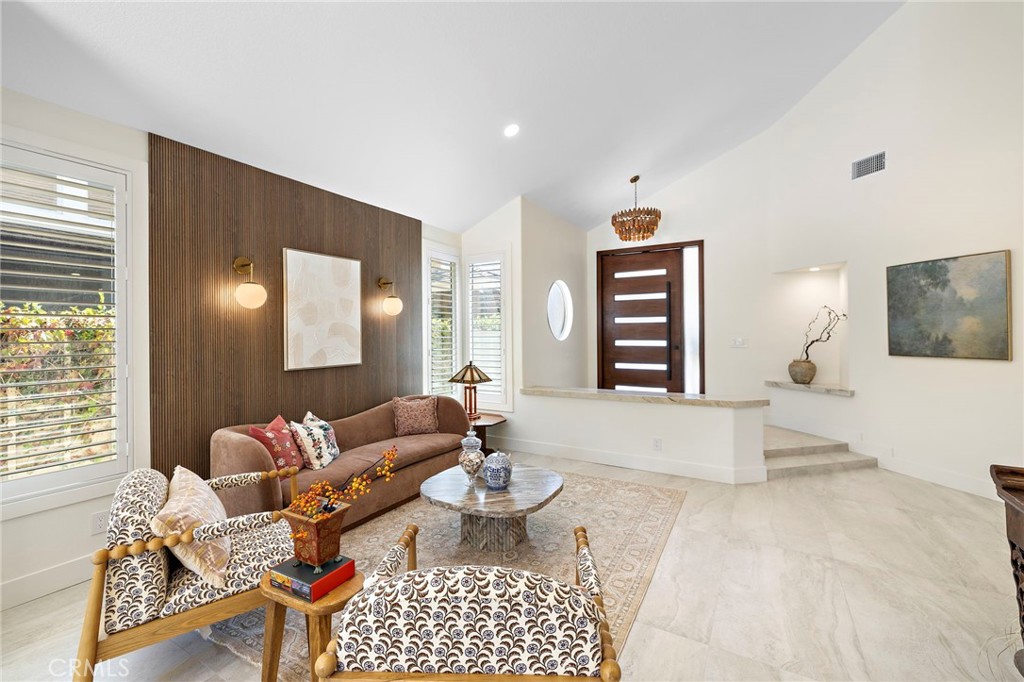 15 Glastonbury Pl
