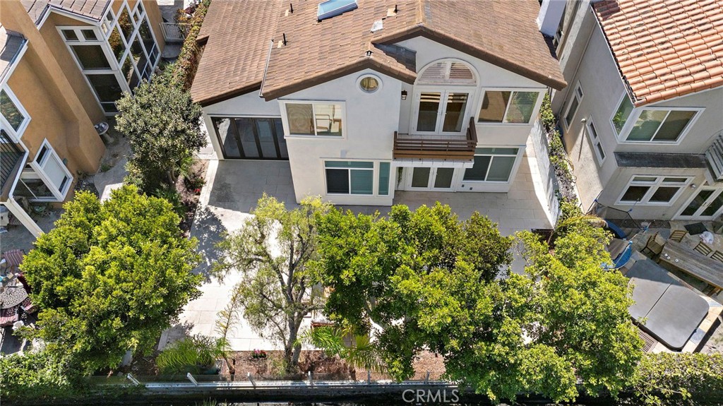 15 Glastonbury Pl
