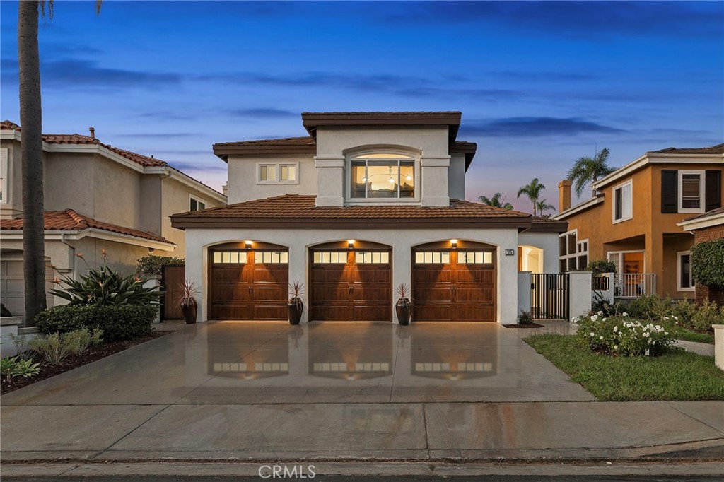 15 Glastonbury Pl