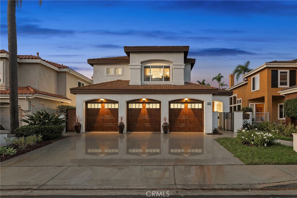 15 Glastonbury Pl
