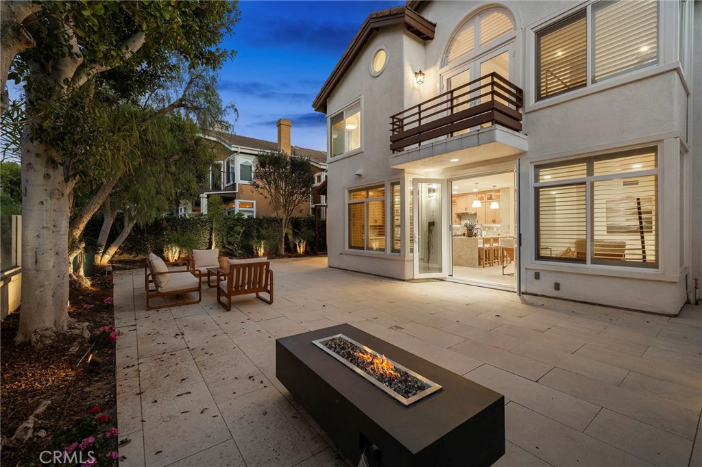 15 Glastonbury Pl