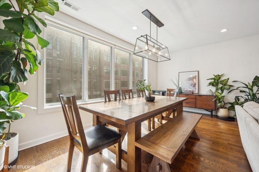 1600 N Bell Avenue Unit: 2A