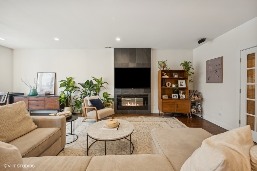 1600 N Bell Avenue Unit: 2A
