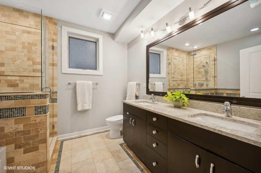 1600 N Bell Avenue Unit: 2A