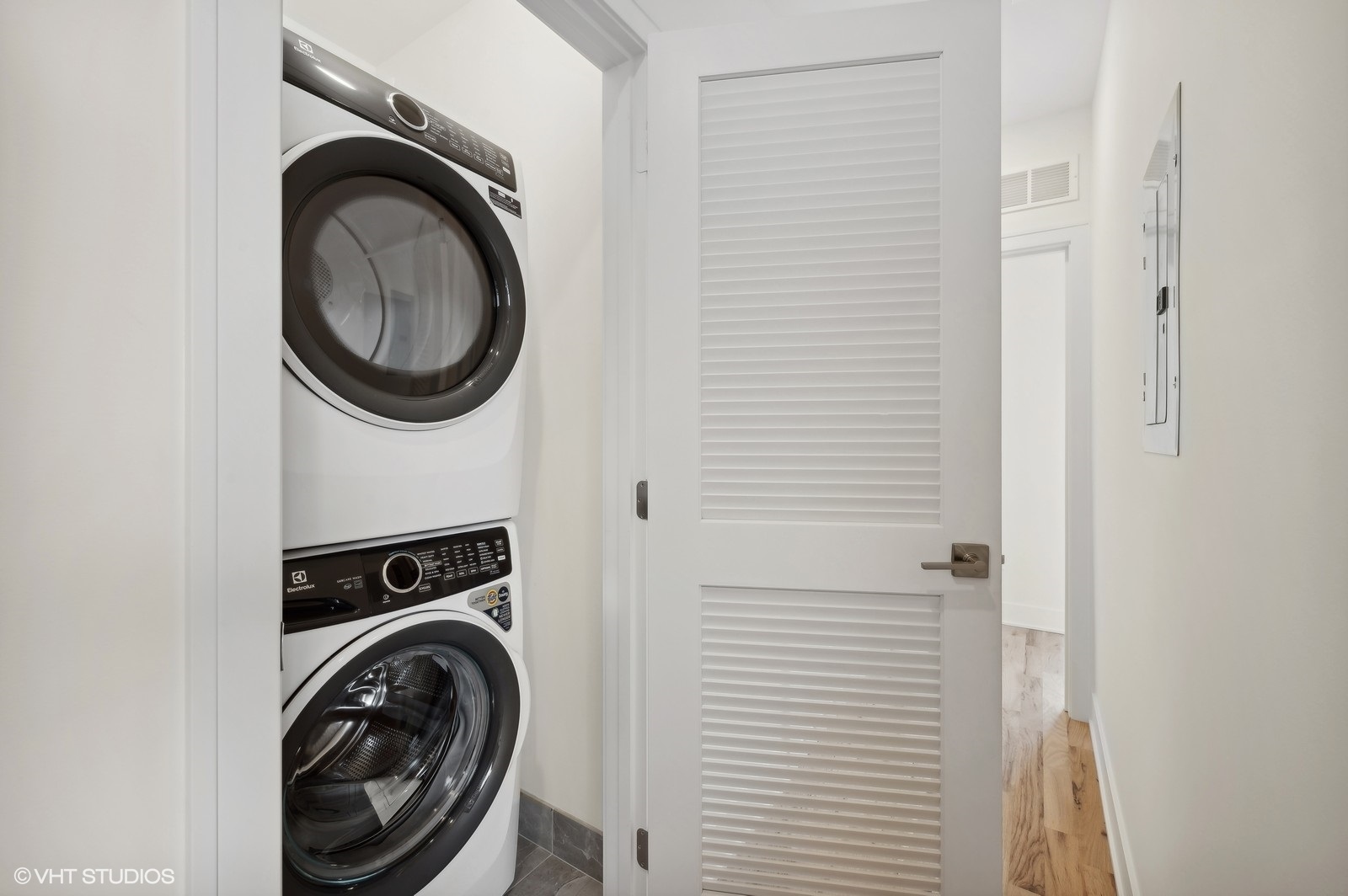 3615 N Wilton Avenue Unit: 1