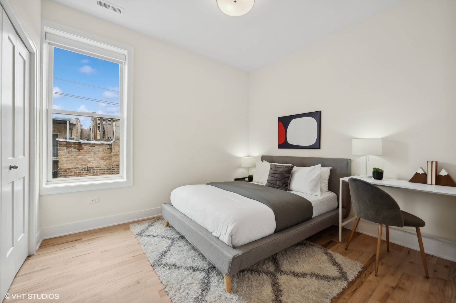 3615 N Wilton Avenue Unit: 1