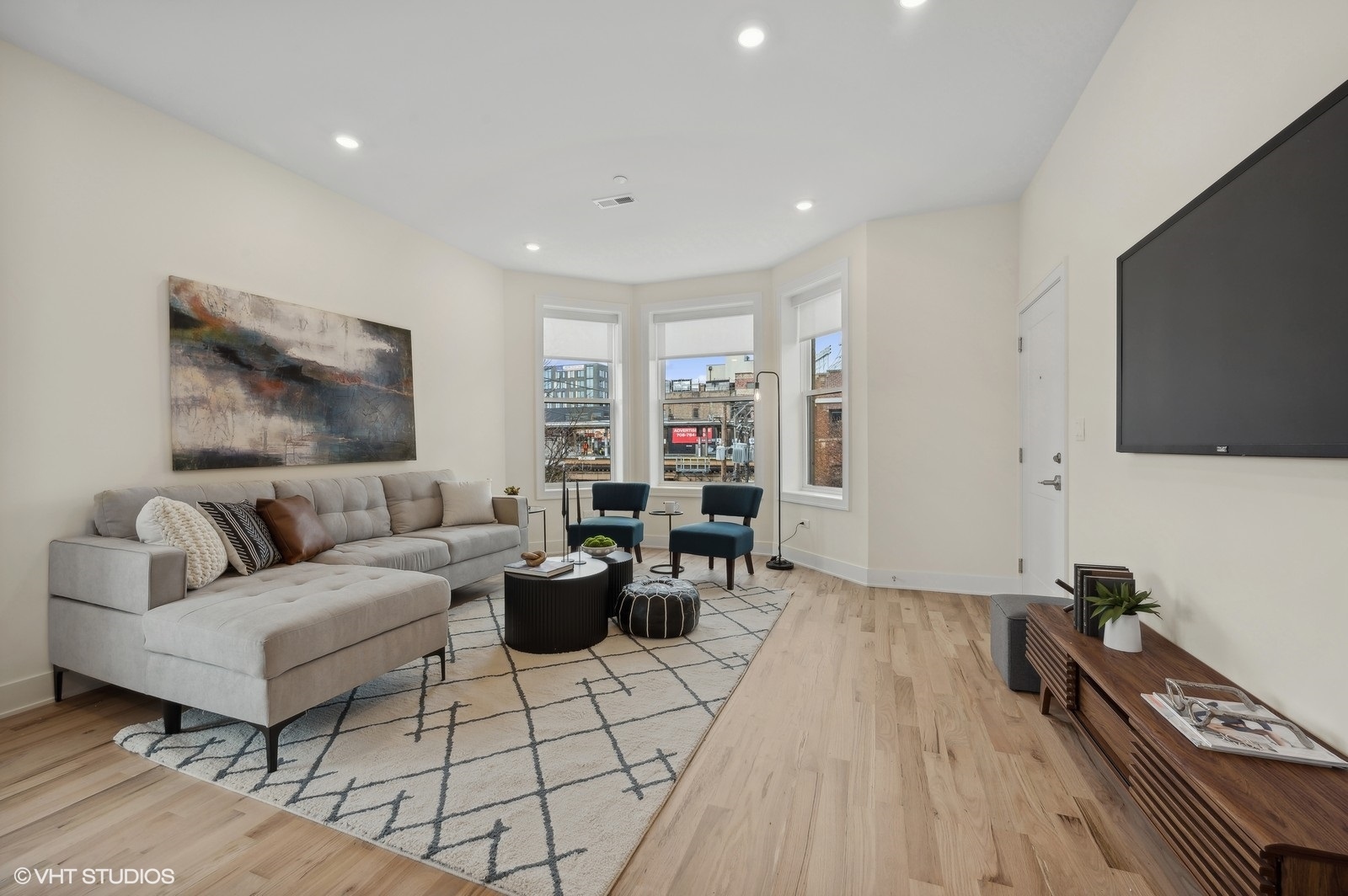 3615 N Wilton Avenue Unit: 1