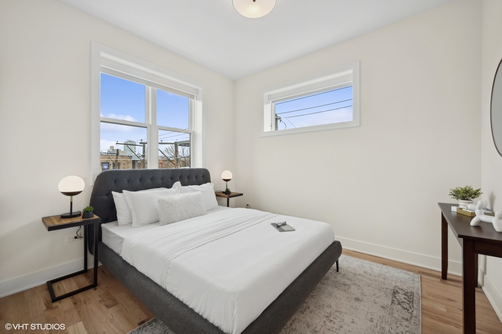 3615 N Wilton Avenue Unit: 1