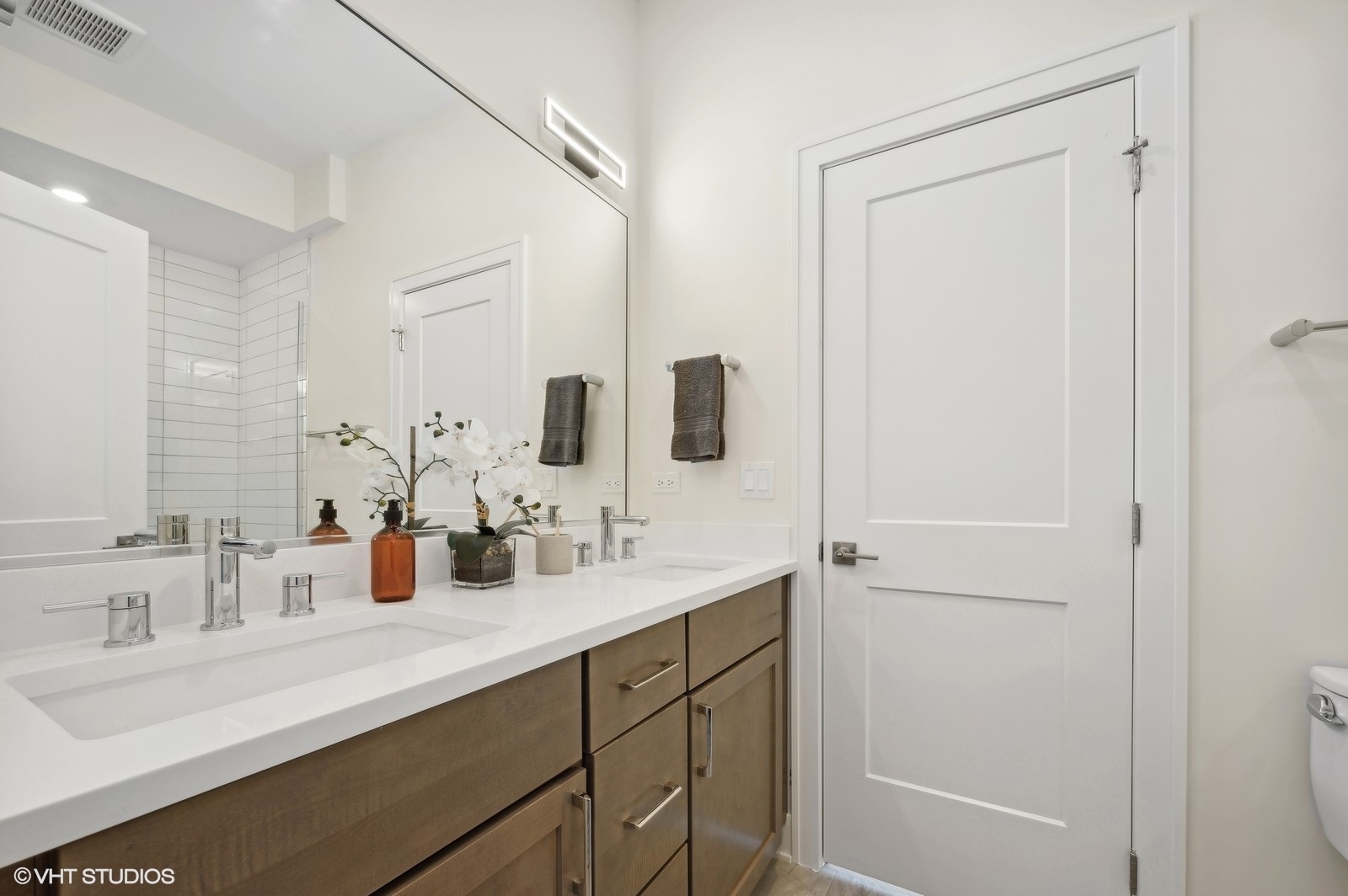 3615 N Wilton Avenue Unit: 1