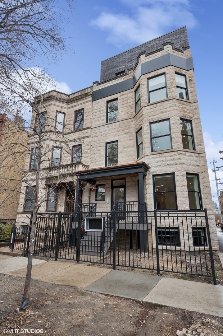 3615 N Wilton Avenue Unit: 1